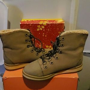 Winter boots